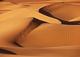 Sahara Wüste mit imposanten Dünen endloser Sand